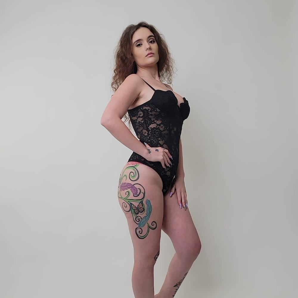Lulu's Black Lace Sheer Floral Bodysuit - M - Picture 3 of 9